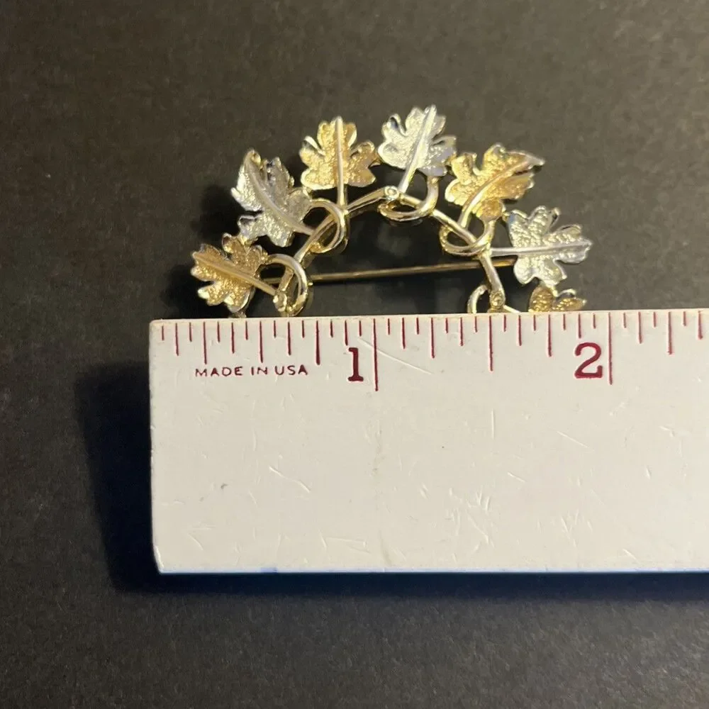 Sarah Coventry Brooch Gold Silver Tone Leaves Garland Wreath Classic Scarf Pin